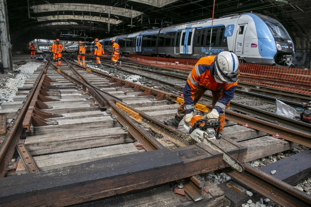 Travaux sur les voies en Gare de Paris Est